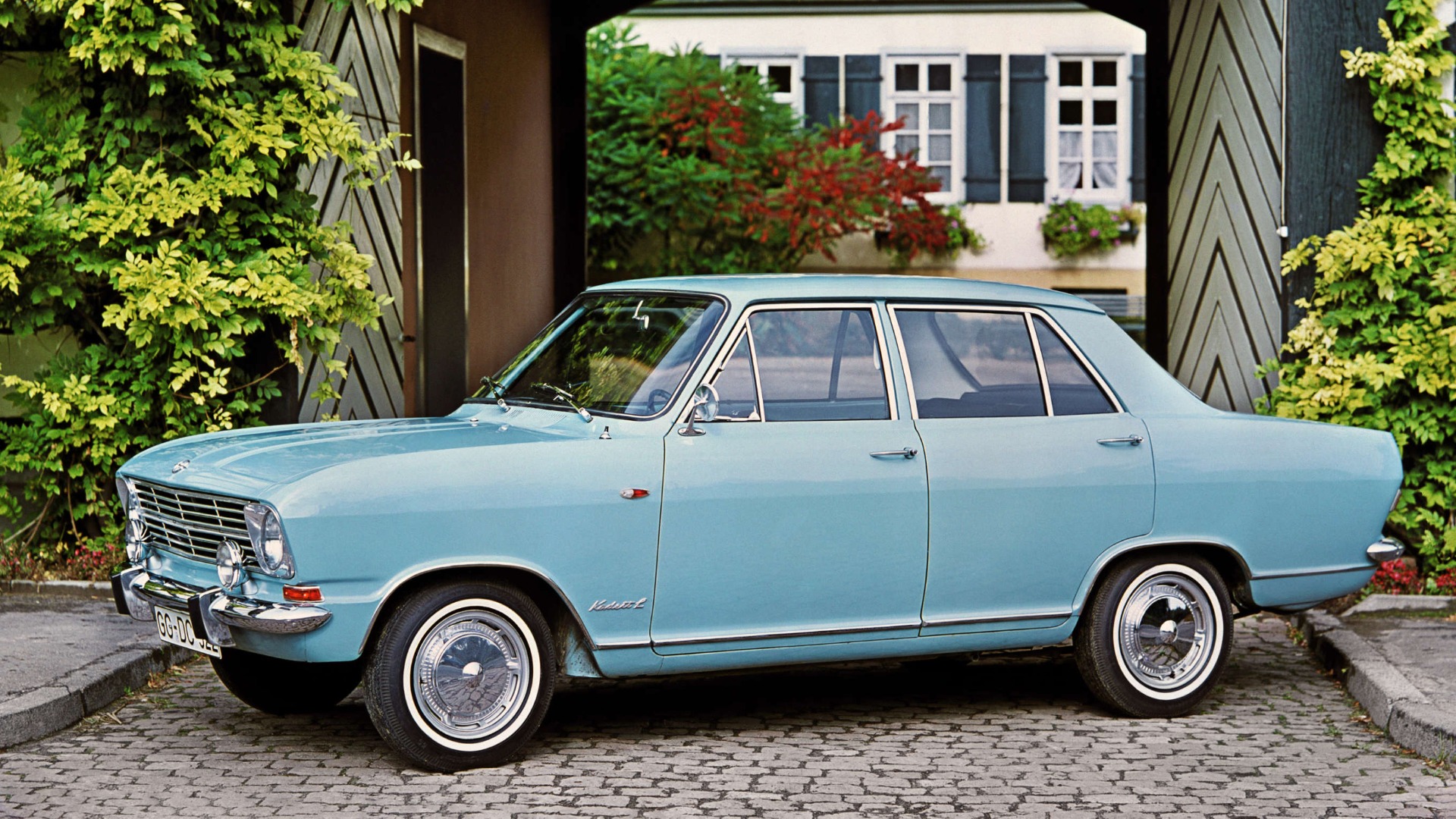 Opel Kadett B блакитного кольору