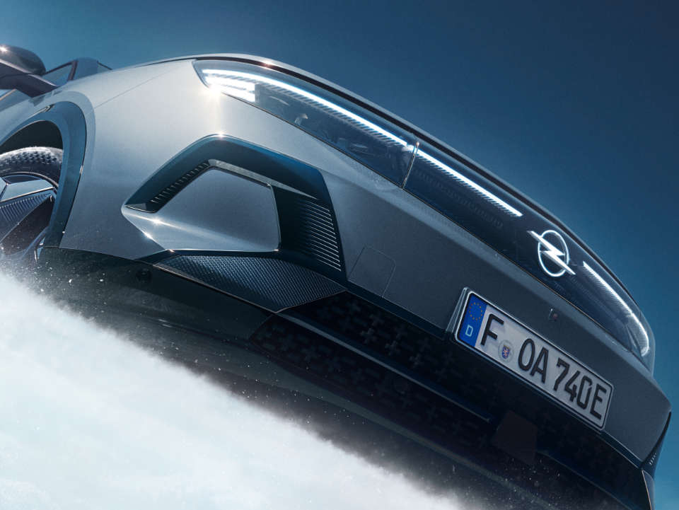 Передній бампер на Opel Grandland AWD