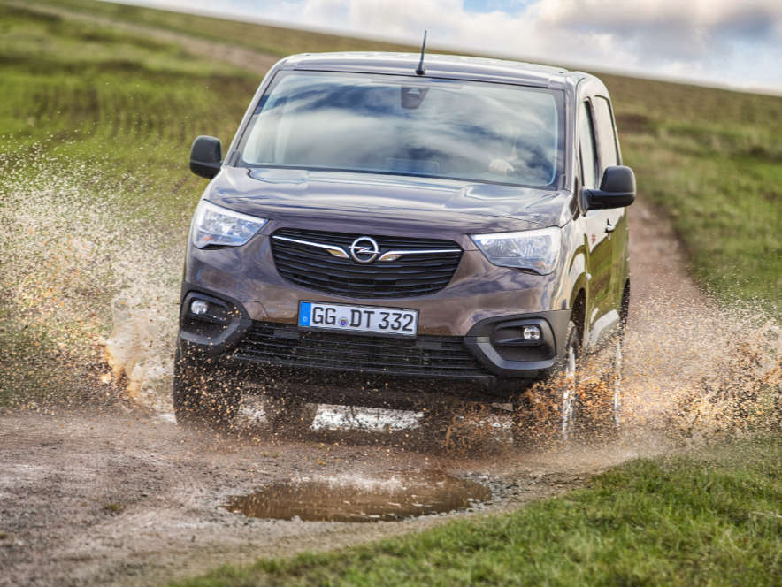 Фургон Opel Combo Cargo, вигляд спереду