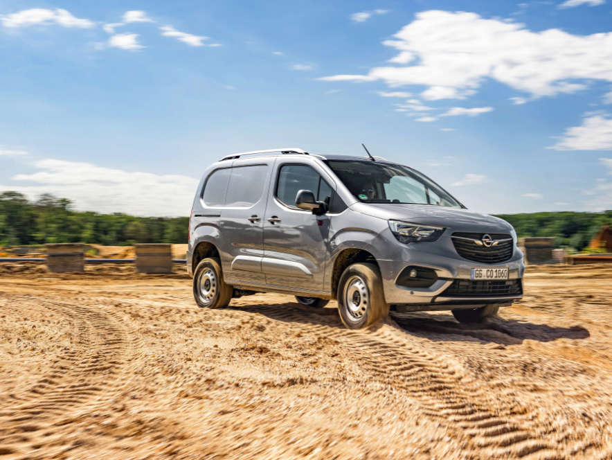 Фургон Opel Combo Cargo, вигляд спереду