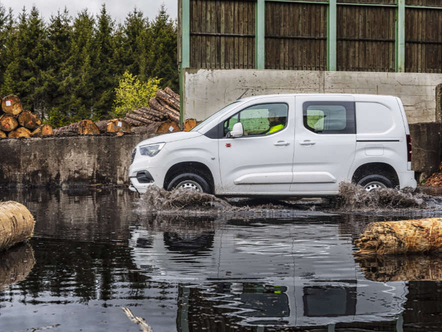 Фургон Opel Combo Cargo, вигляд збоку