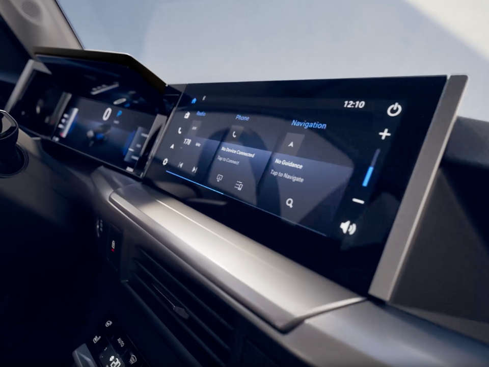 Салон Opel Frontera, інформаційно-розважальна система