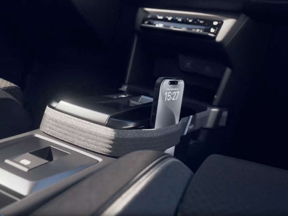 Салон Opel Frontera, місця для зберігання речей