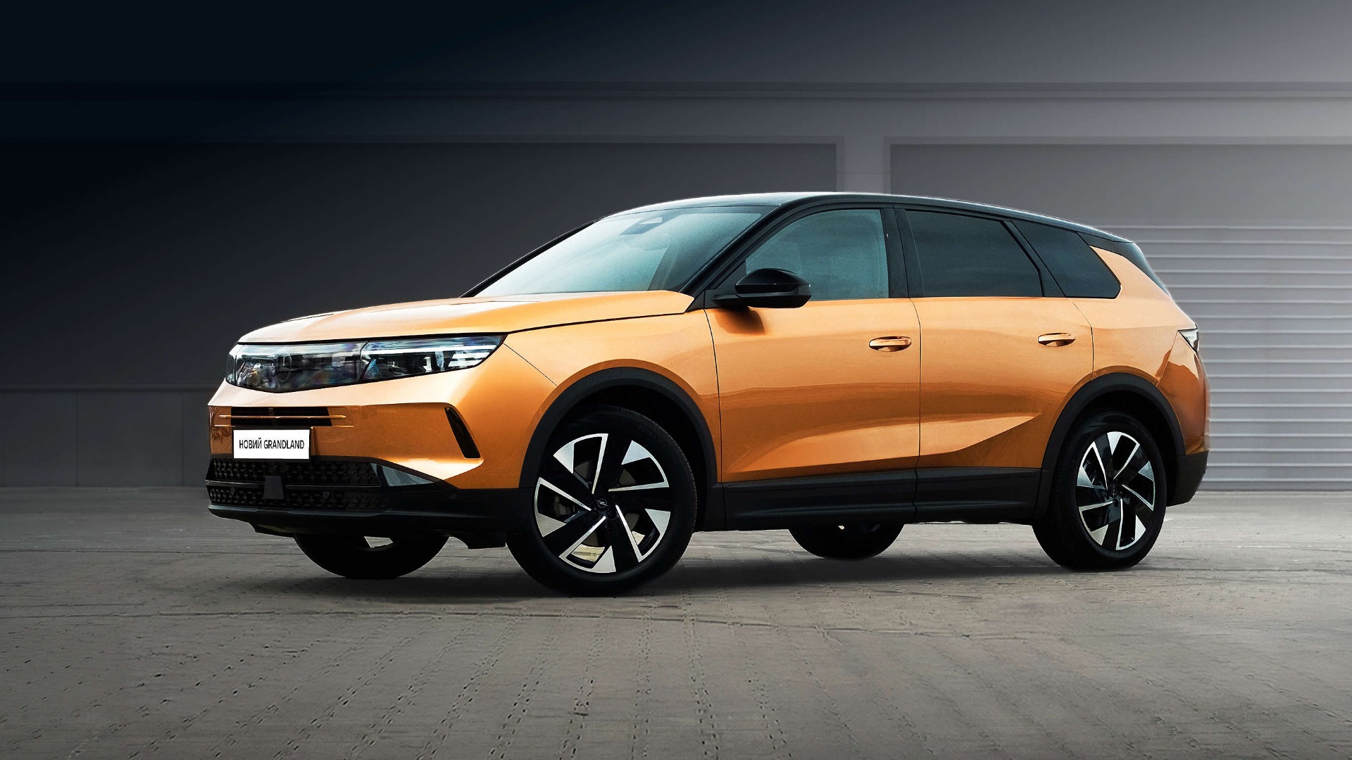 Opel Grandland, вигляд спереду з лівого боку